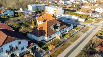 12غرفة فيلا في Pama, Austria رقم 188282