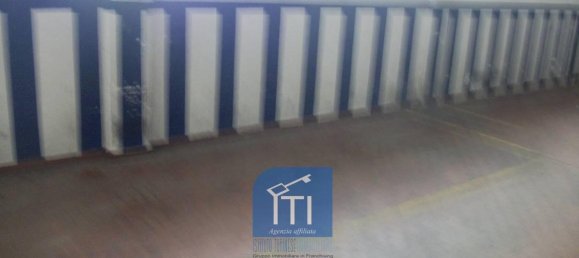 1 room Garage in Rome, Italy No. 18000 2