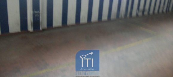 1 room Garage in Rome, Italy No. 18000 7