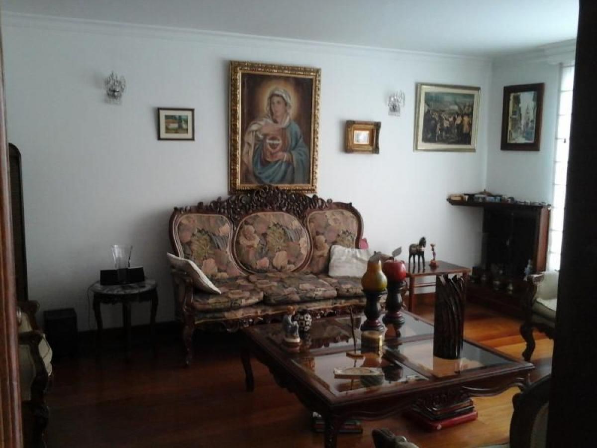 4 bedrooms House in Bogota, Colombia No. 9896