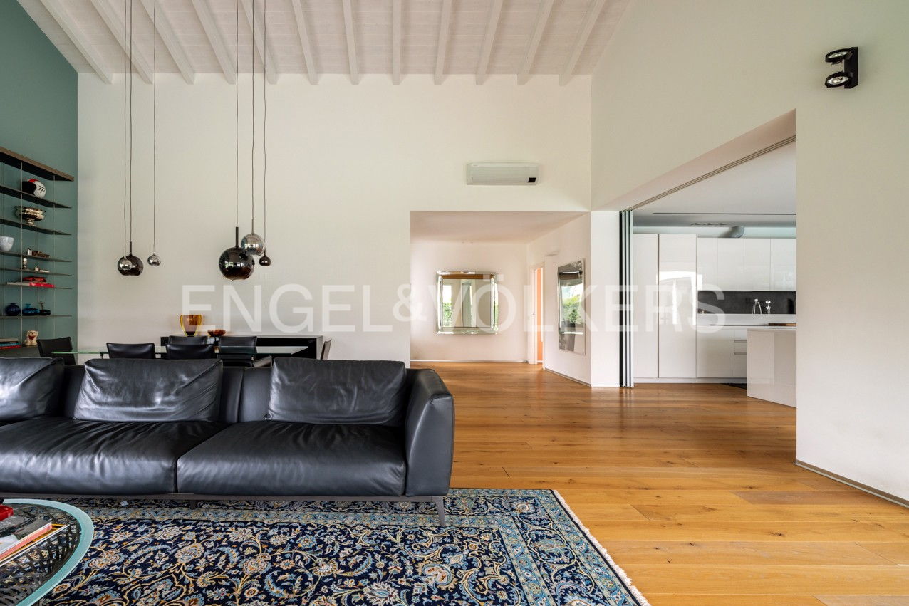 3 chambres Villa à Oggiona con Santo Stefano, Italy No. 108369