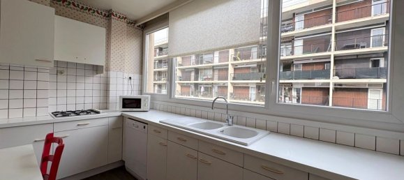 3 bedrooms Apartment in Tourcoing, France No. 240613 9