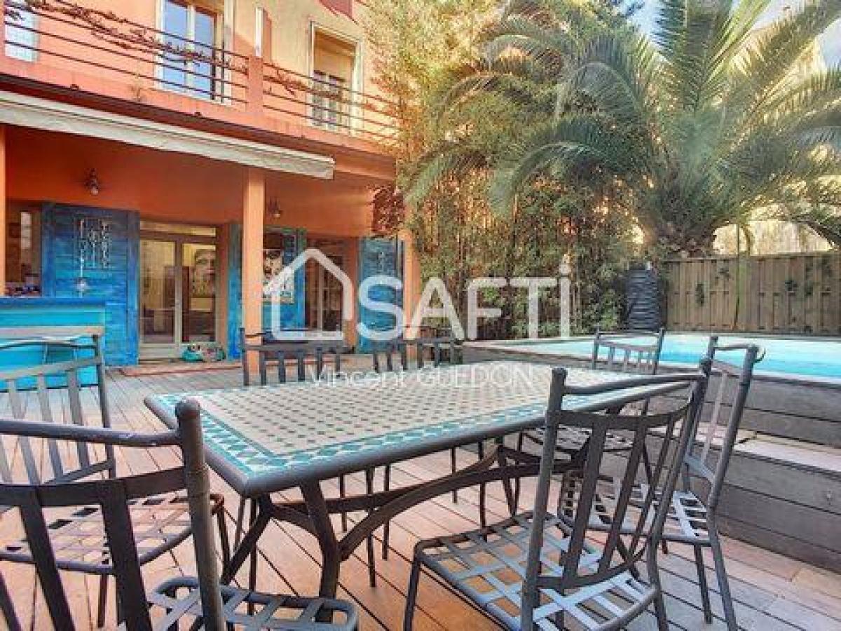 5 bedrooms Condo in Perpignan, France No. 24507