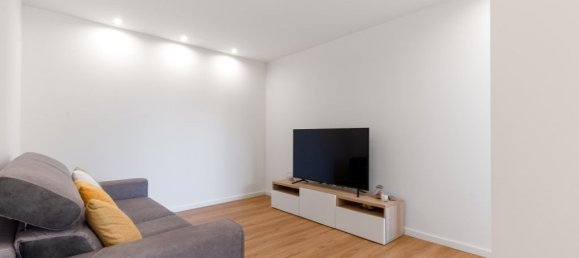 Apartamento de 2 dormitorios en Sao Felix da Marinha, Portugal No. 334686 7