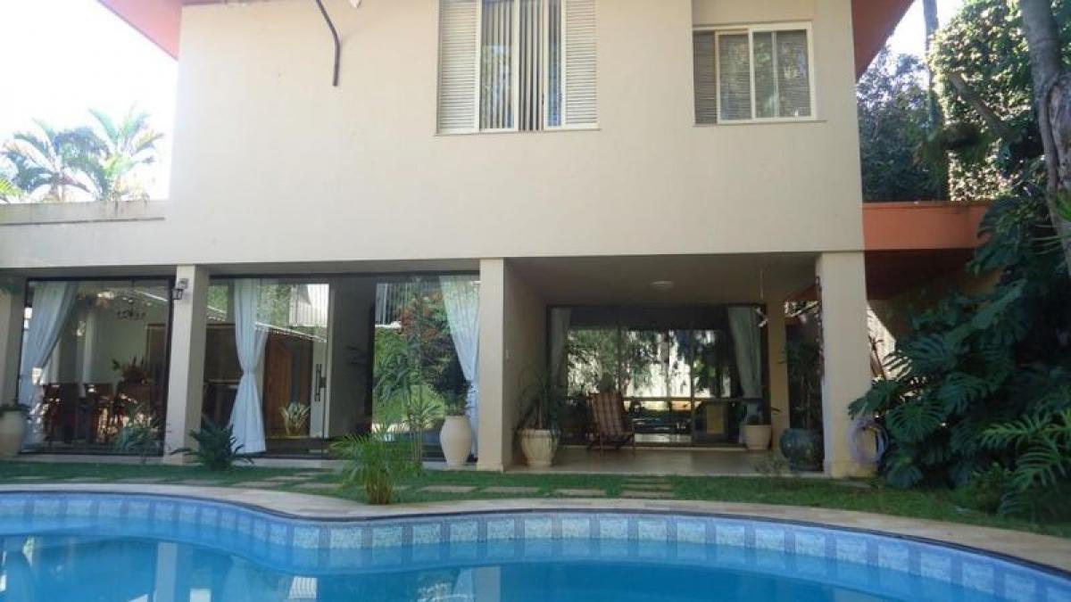 Casa de 4 dormitorios en Sao Paulo, Brazil No. 486108