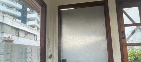 5 bedrooms Cafe / restaurant in Bangkok, Thailand No. 11589 13