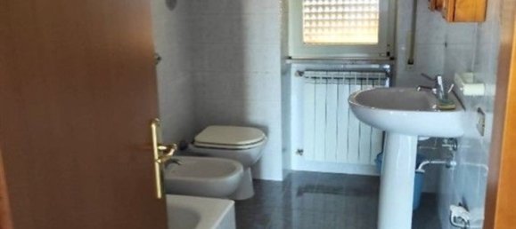 3-salle Appartement à Rome, Italy No. 14675 11