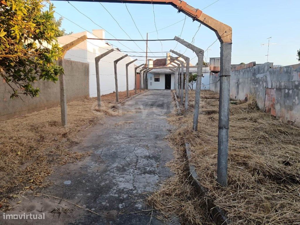 49m² Warehouse in Nazare, Portugal No. 306783