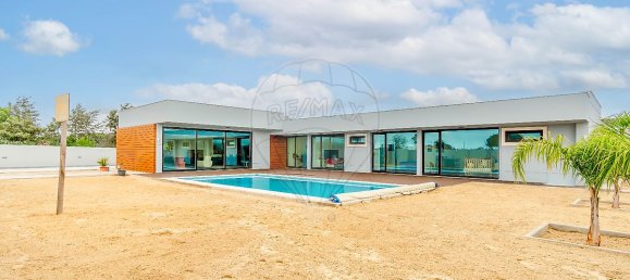 4 bedrooms House in Palmela, Portugal No. 17385 31