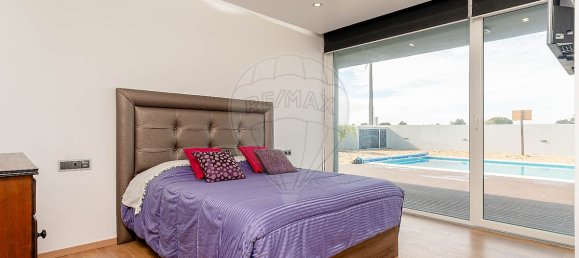 4 bedrooms House in Palmela, Portugal No. 17385 24