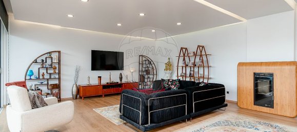 4 bedrooms House in Palmela, Portugal No. 17385 6