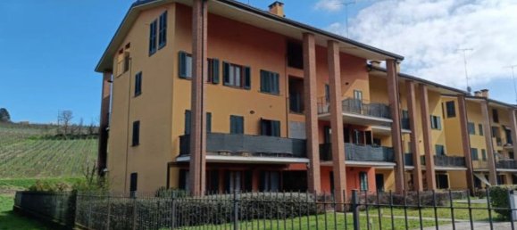 2-salle Appartement à Casteggio, Italy No. 94155 2