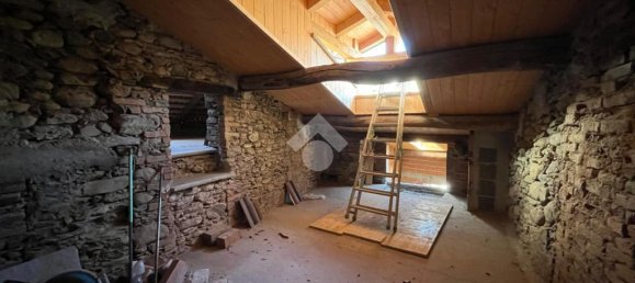 3 bedrooms House in Paesana, Italy No. 315720 8