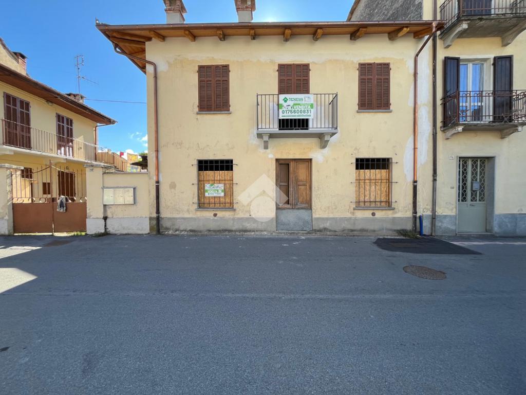 3 bedrooms House in Paesana, Italy No. 315720