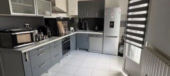 Apartamento de 2 dormitorios en Valence, France No. 302977 4
