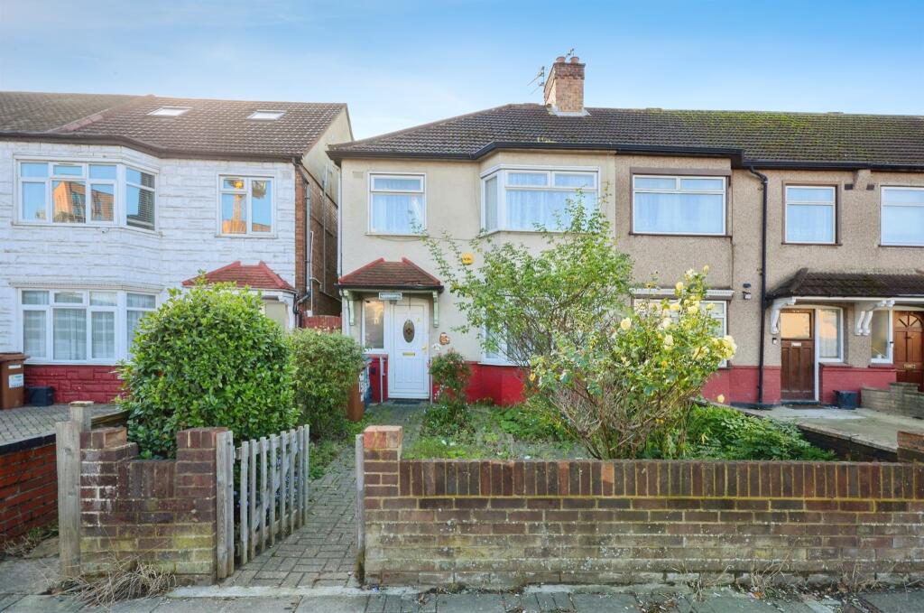 3 bedrooms Commercial property in Harrow, United Kingdom No. 6320