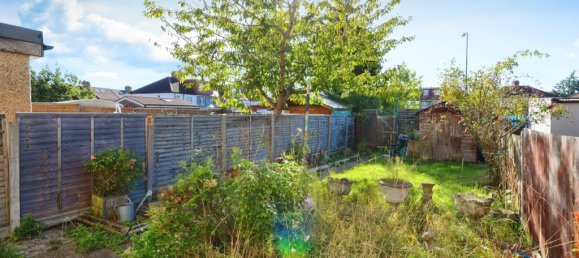 3 bedrooms Commercial property in Harrow, United Kingdom No. 6320 7