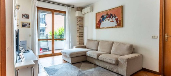 Apartamento de 3 dormitorios en Rome, Italy No. 373505 2