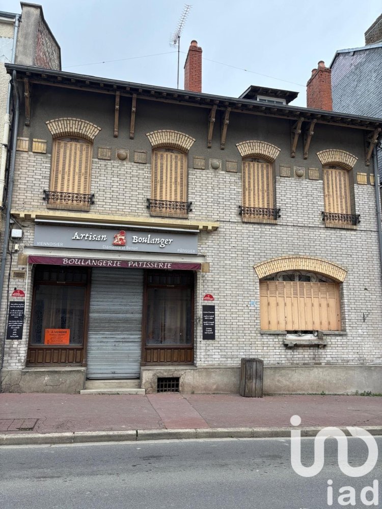 Gewerbliche Immobilie in Vouziers, France 187m², Nr. 56493