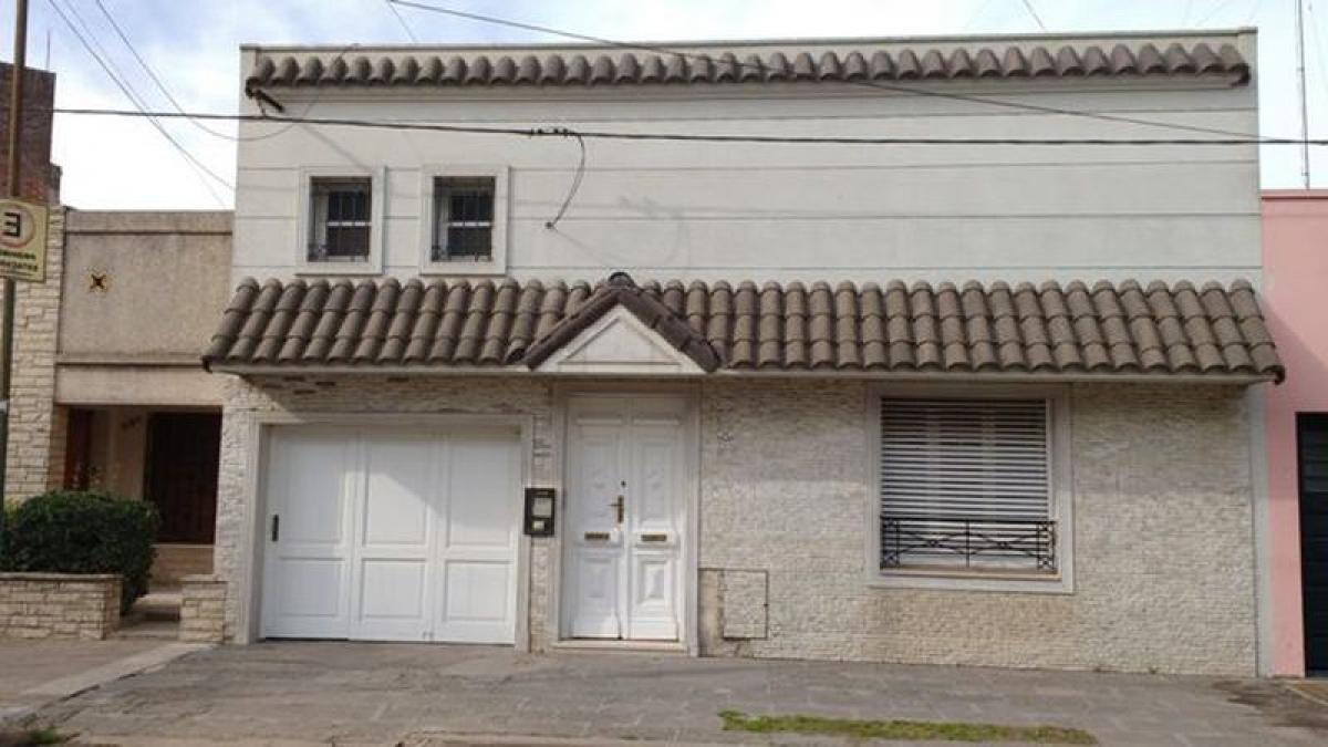 3 Schlafzimmer Haus in Lobos, Argentina, Nr. 18970