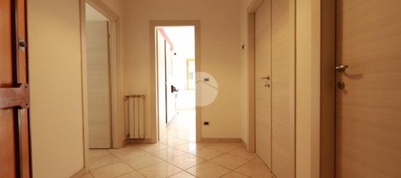 3 rooms Apartment in Pescara, Italy No. 277009 3