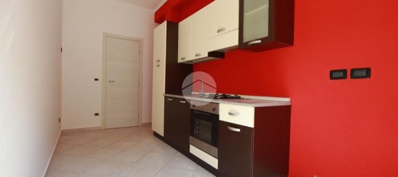 3 rooms Apartment in Pescara, Italy No. 277009 8