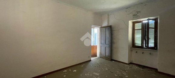 20-salle Maison à Dogliani, Italy No. 19279 17