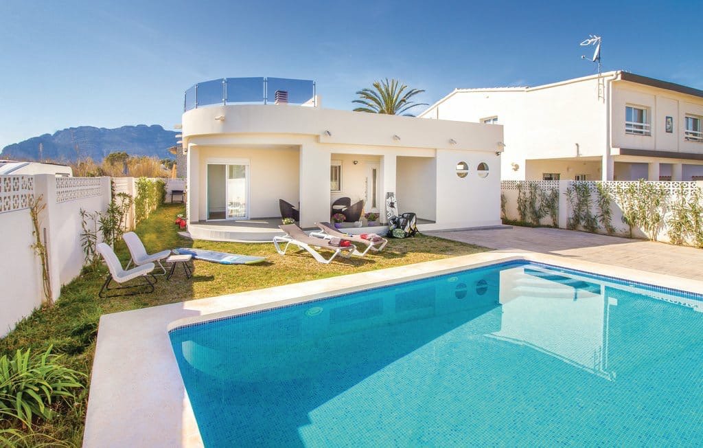 135m² Villa in Denia, Spain No. 9859