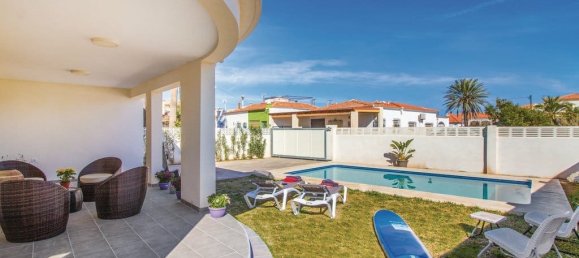 135m² Villa in Denia, Spain No. 9859 2