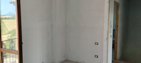 Дом с 4 комнатами в Толентино, Италия № 121772 7