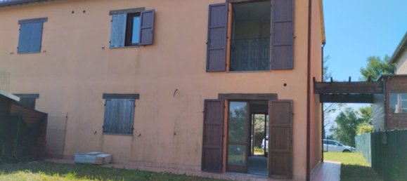 Дом с 4 комнатами в Толентино, Италия № 121772 25