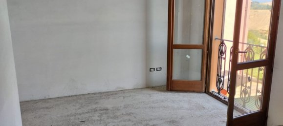 Дом с 4 комнатами в Толентино, Италия № 121772 12