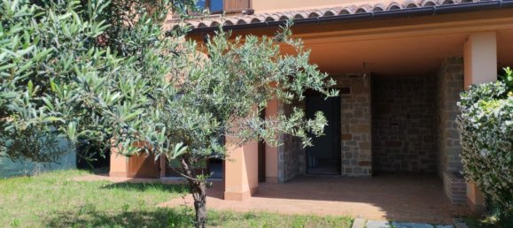 Дом с 4 комнатами в Толентино, Италия № 121772 26