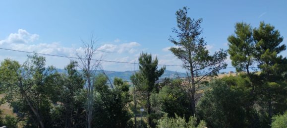 Дом с 4 комнатами в Толентино, Италия № 121772 20