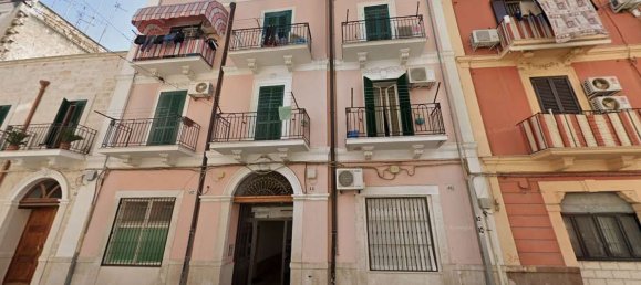 Квартира с 3 комнатами в Бари, Италия № 41885 2