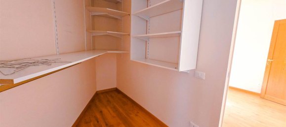 4غرفة شقة في Rome, Italy رقم 39808 18