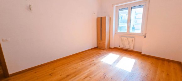 4غرفة شقة في Rome, Italy رقم 39808 11