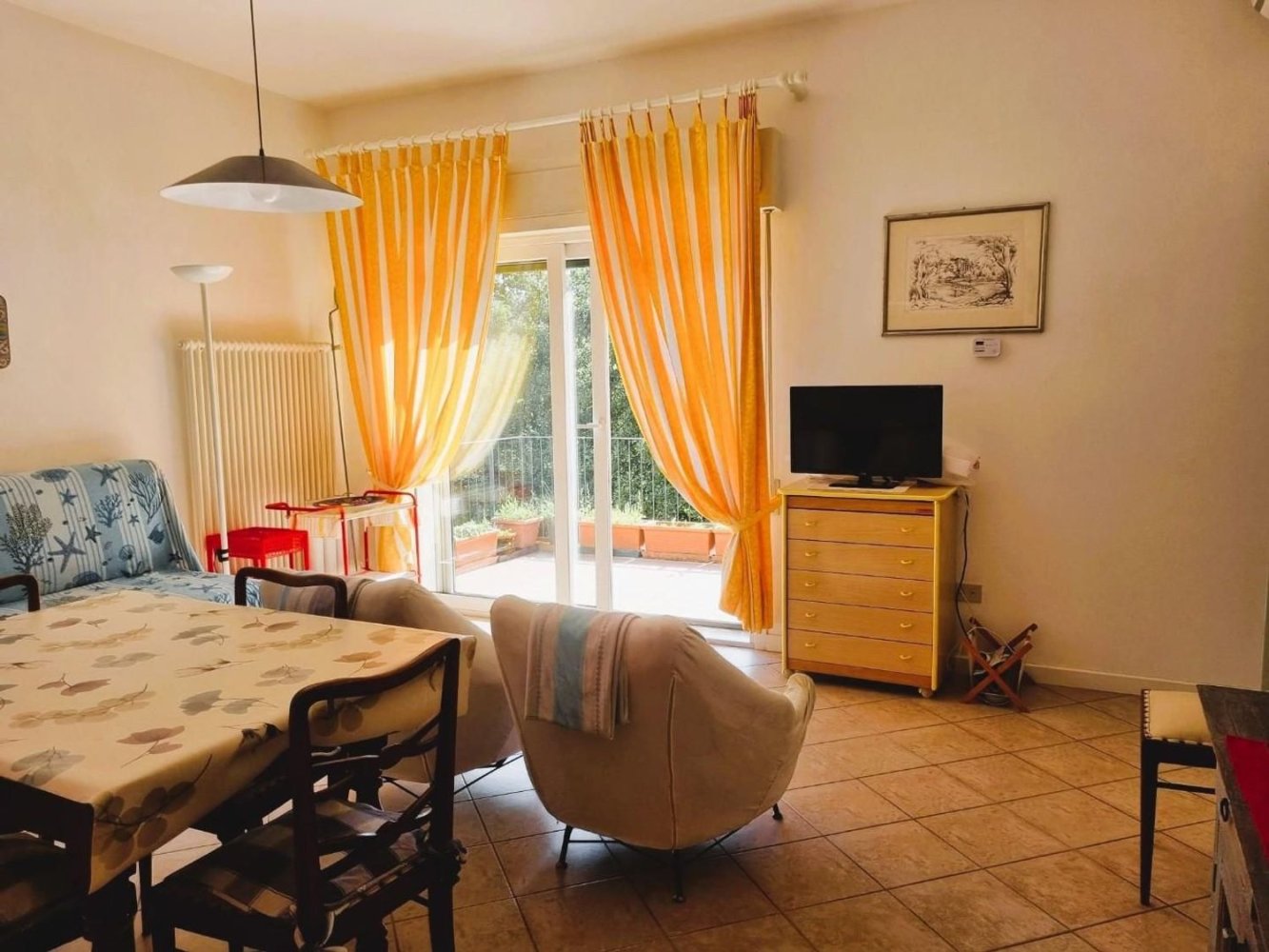 5 bedrooms Apartment in Massa, Italy No. 373924