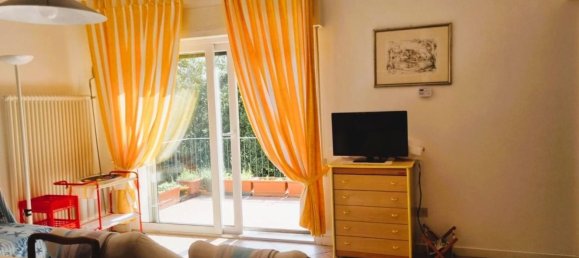 5 bedrooms Apartment in Massa, Italy No. 373924 8