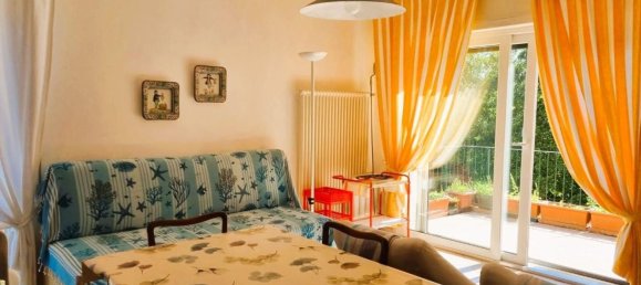 5 bedrooms Apartment in Massa, Italy No. 373924 5