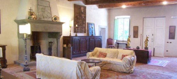 9 bedrooms Villa in Lucca, Italy No. 102390 8