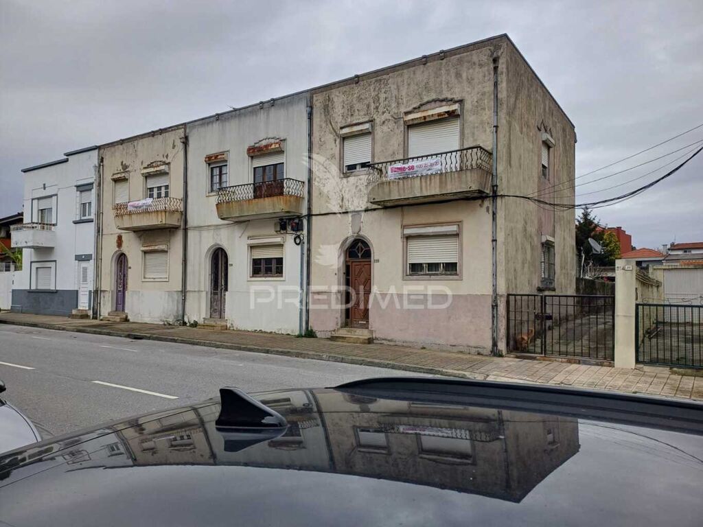 823m² Land in Porto, Portugal No. 113106