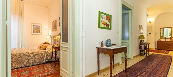 7 rooms Apartment in Turin, Italy No. 114471 8