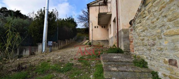 Casa de 8 divisões em Montefalcone Appennino, Italy N.º 118184 31