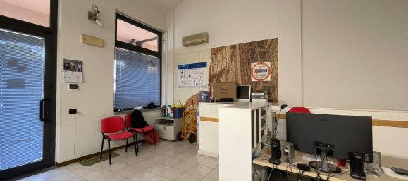 54m² Commercial property in Florence, Italy No. 365061 13