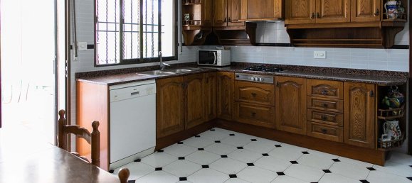 Villa de 4 dormitorios en Cabo Roig, Spain No. 1821 10