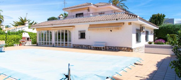 Villa de 4 dormitorios en Cabo Roig, Spain No. 1821 6