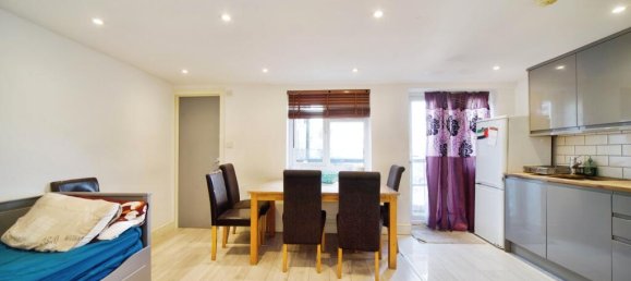 2 Schlafzimmer Haus in London, United Kingdom, Nr. 11556 2