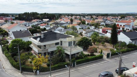 5 bedrooms House in Seixal, Portugal No. 27957