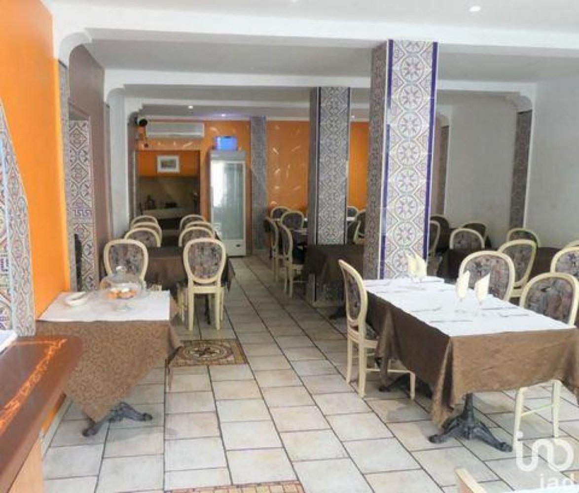 Fabrik in Pertuis, France 300m², Nr. 18140